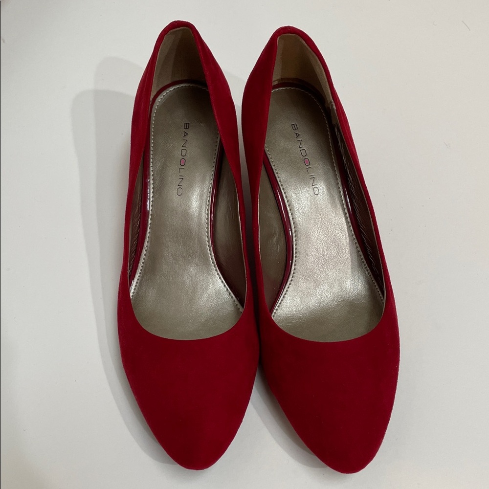 Bandolino | Red Faux Suede wedge heel pump women’s 7M NWOT